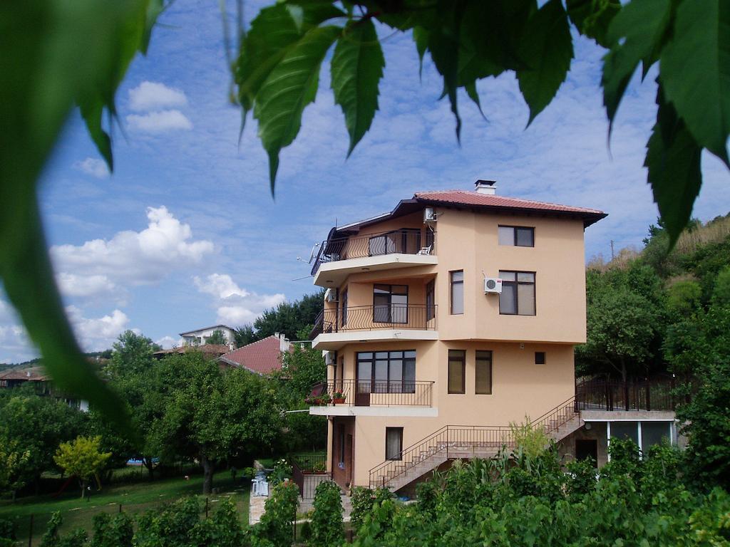 Villa Prolet General-Kantardzhievo Oda fotoğraf