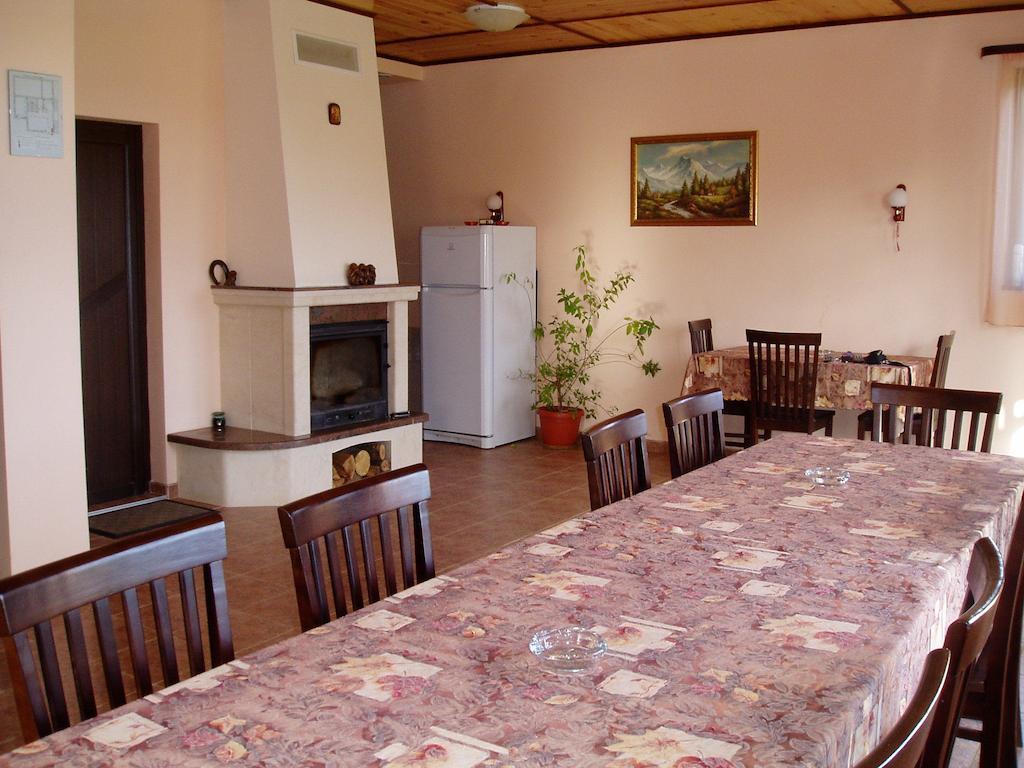 Villa Prolet General-Kantardzhievo Oda fotoğraf